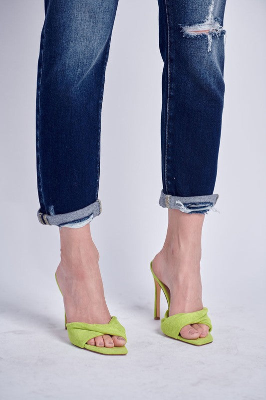 MID RISE STRETCH BOYFRIEND WITH PATCH JEANS - Pure Serenity DBA
