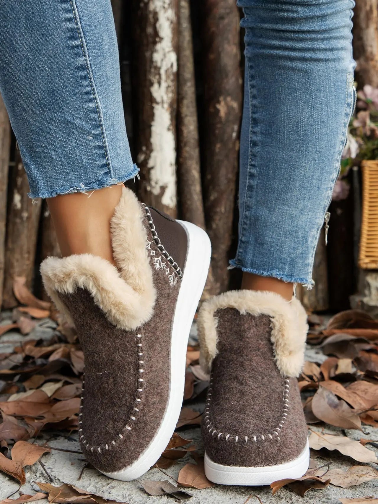 Furry Suede Round Toe Flat Sneakers Trendsi