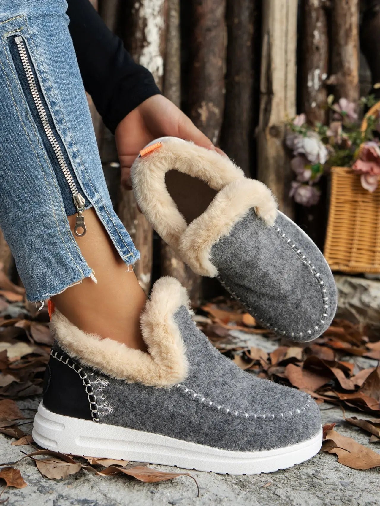 Furry Suede Round Toe Flat Sneakers Trendsi