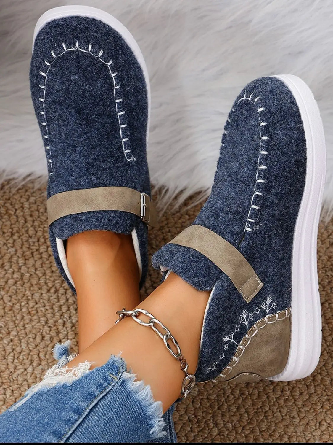 Contrast Round Toe Buckle Sneakers Trendsi
