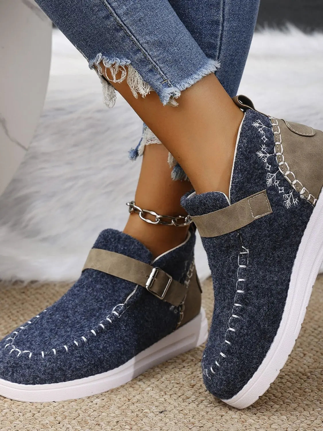 Contrast Round Toe Buckle Sneakers Trendsi