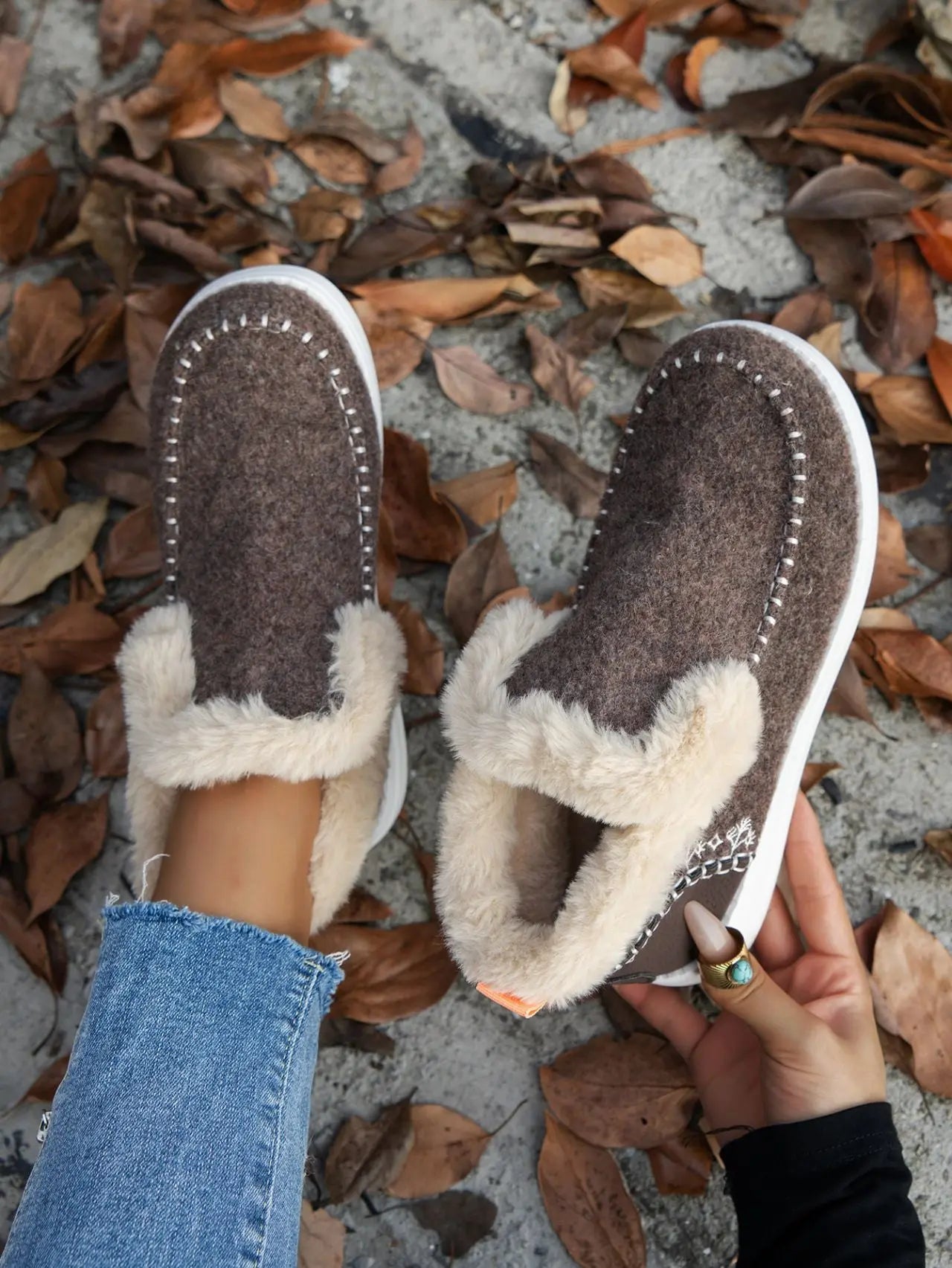 Furry Suede Round Toe Flat Sneakers Trendsi