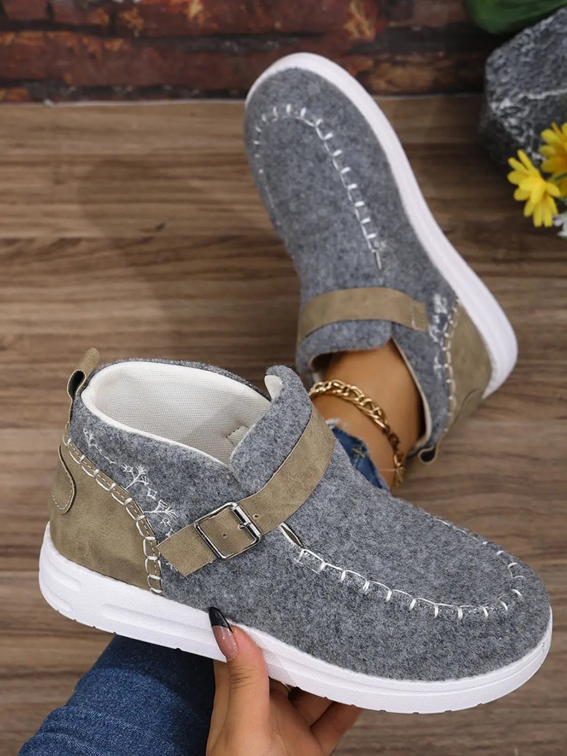Contrast Round Toe Buckle Sneakers Trendsi