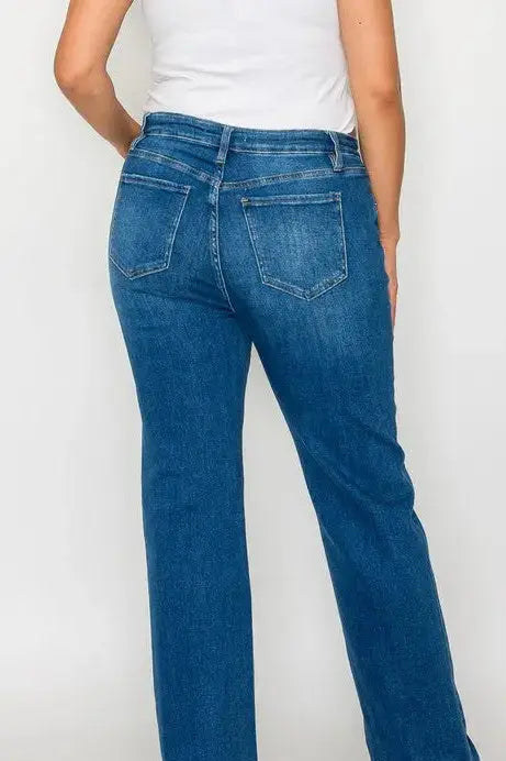 Mastering-the-Look-Creative-Ways-to-Style-High-Rise-Straight-Jeans Pure Serenity DBA