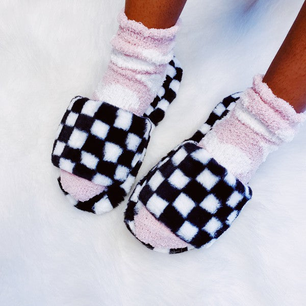 Luxe Lounge Checker Cozy Slippers - Pure Serenity DBA