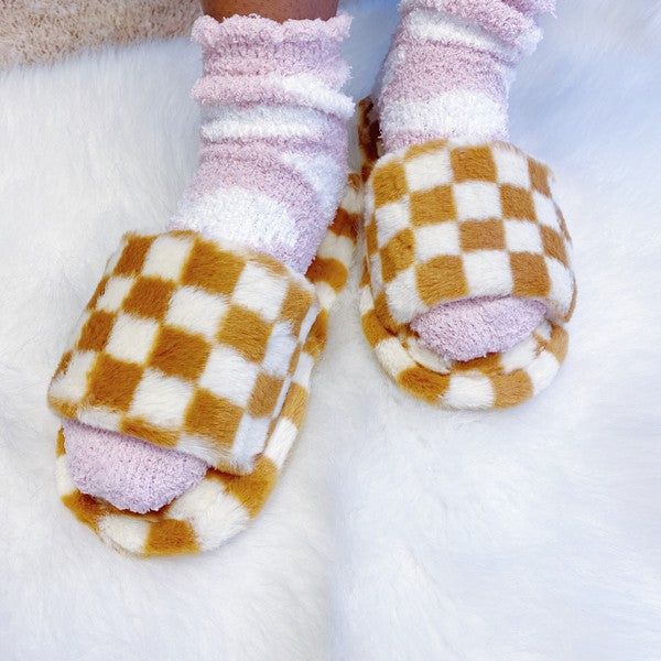 Luxe Lounge Checker Cozy Slippers - Pure Serenity DBA