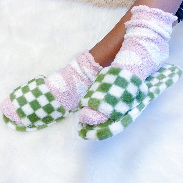 Luxe Lounge Checker Cozy Slippers - Pure Serenity DBA