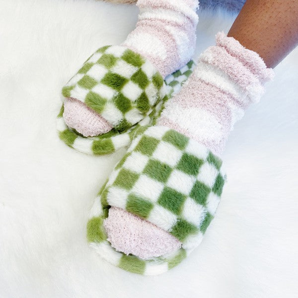 Luxe Lounge Checker Cozy Slippers - Pure Serenity DBA